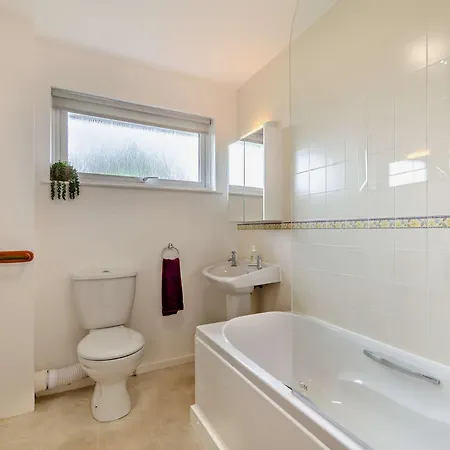 2 Bed In Sz008 *
