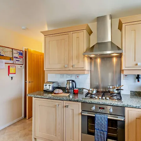 2 Bed In Sz008 Holiday home